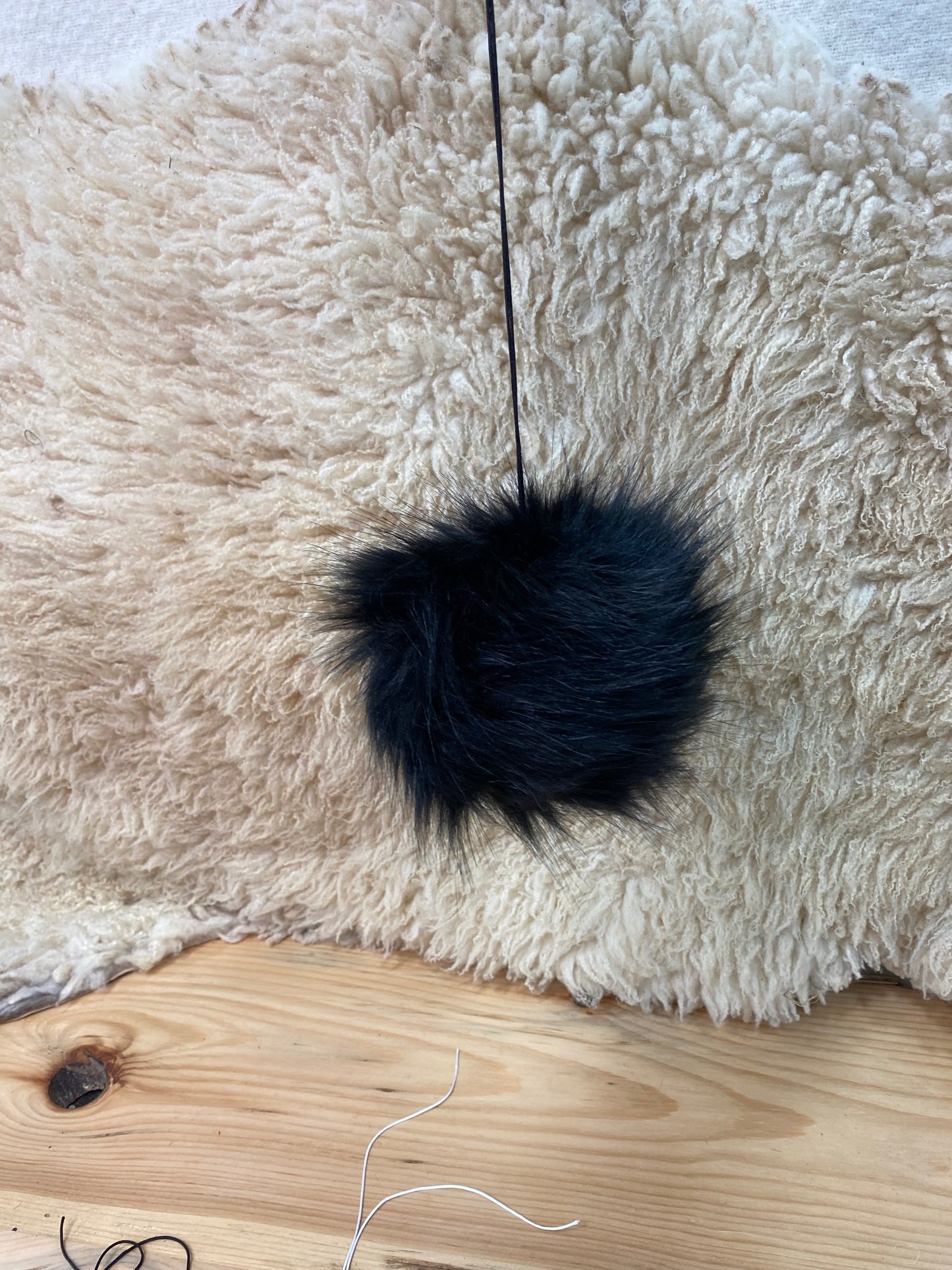 FAUX FUR POMS
