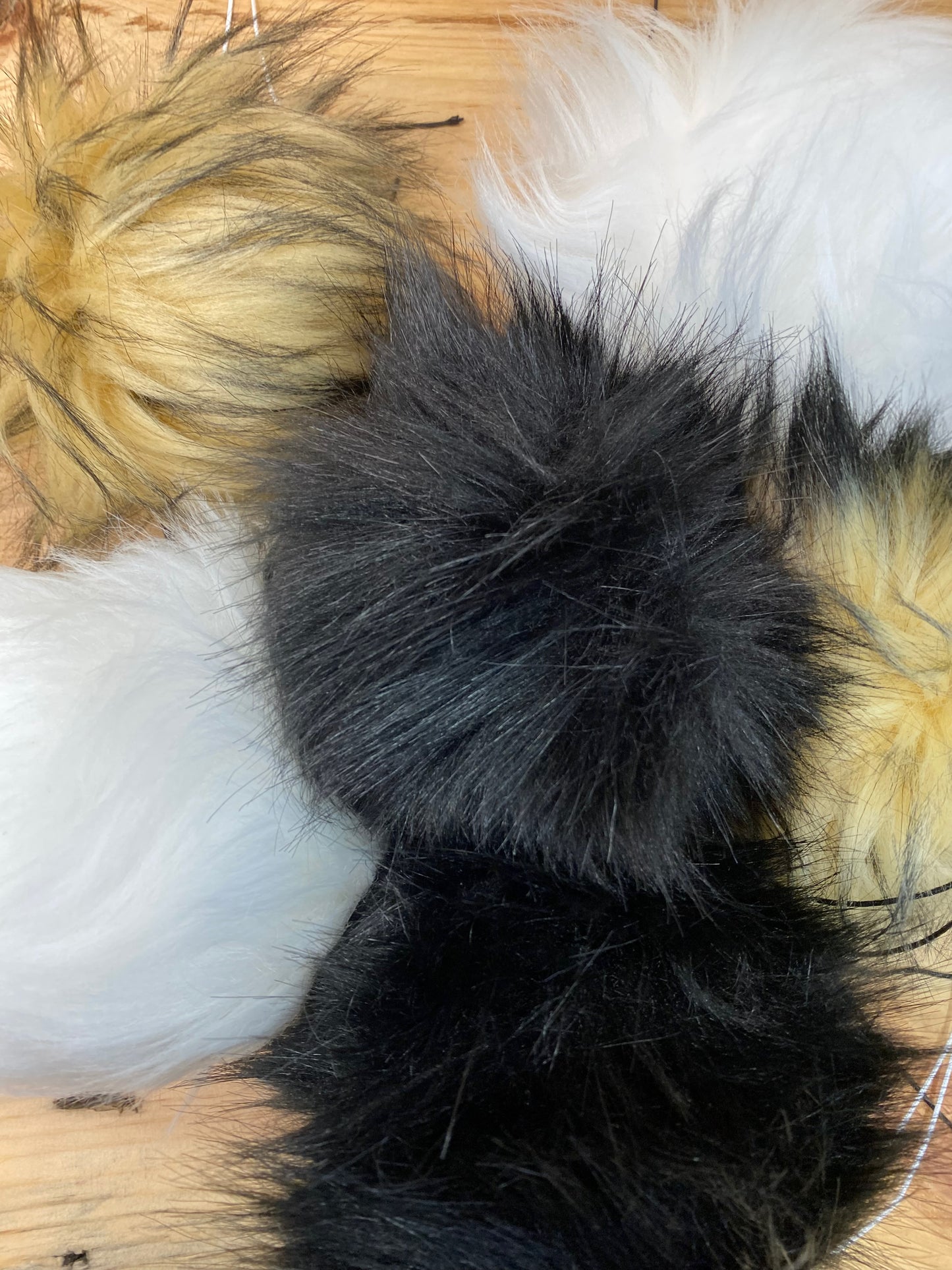FAUX FUR POMS